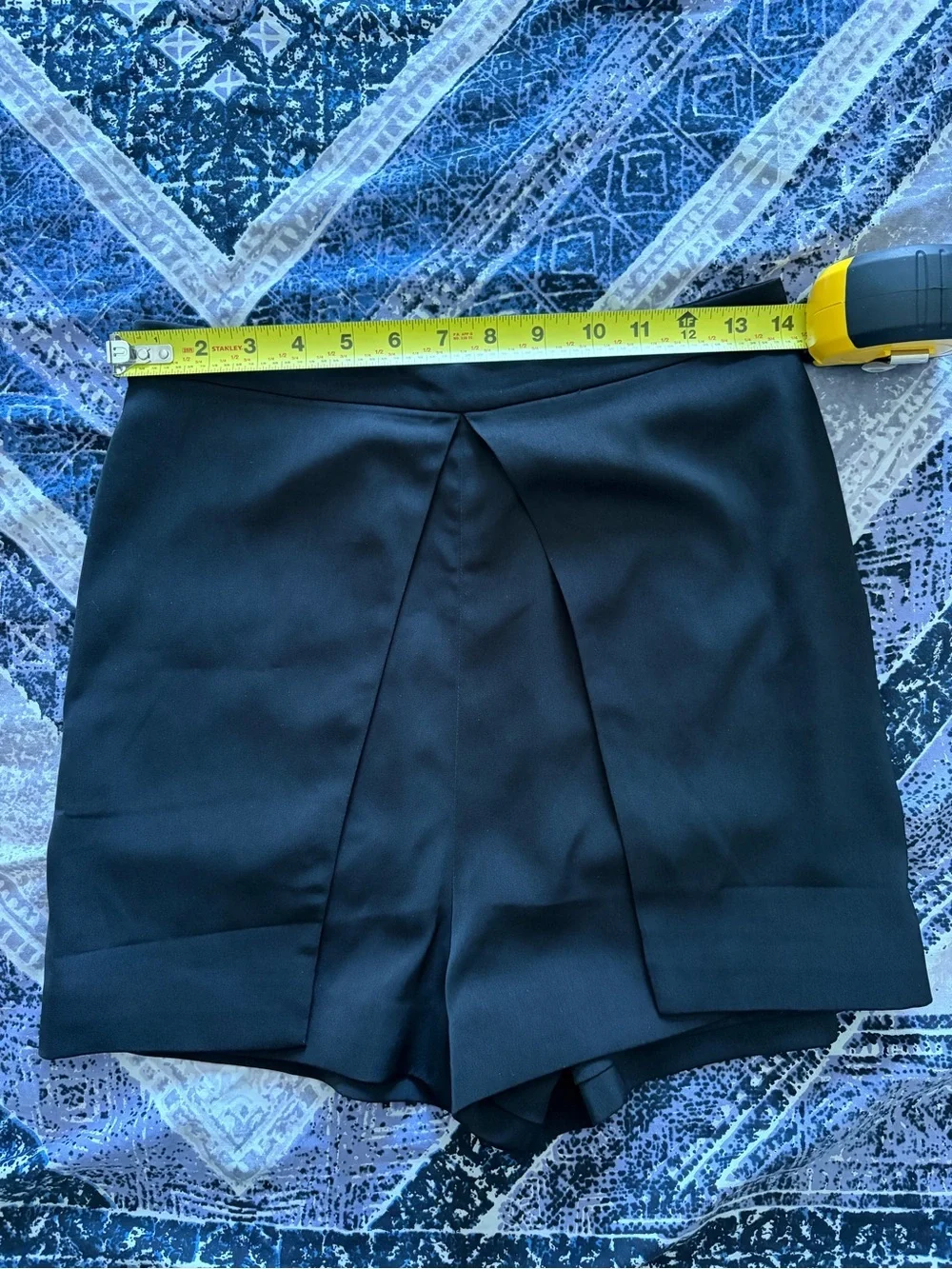 Meshki Women’s Whimsigoth Amyra Black Split Thigh High-Rise Shorts Size Medium